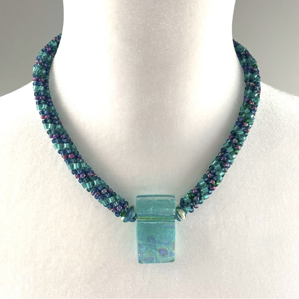 💜 Unique Beaded Necklace Choker, Medallion Accent, Shades of Turquoise & Purple